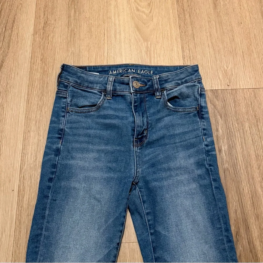 American Eagle Women's Denim Hi-Rise Jegging Next Level Stretch Jeans size 4 - Picture 3 of 5